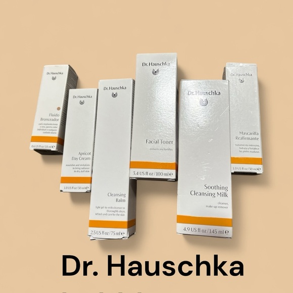 Dr. Hauschka Organic skincare bundle celebrity’s best choice. 
Jenifer Aniston - Picture 1 of 3
